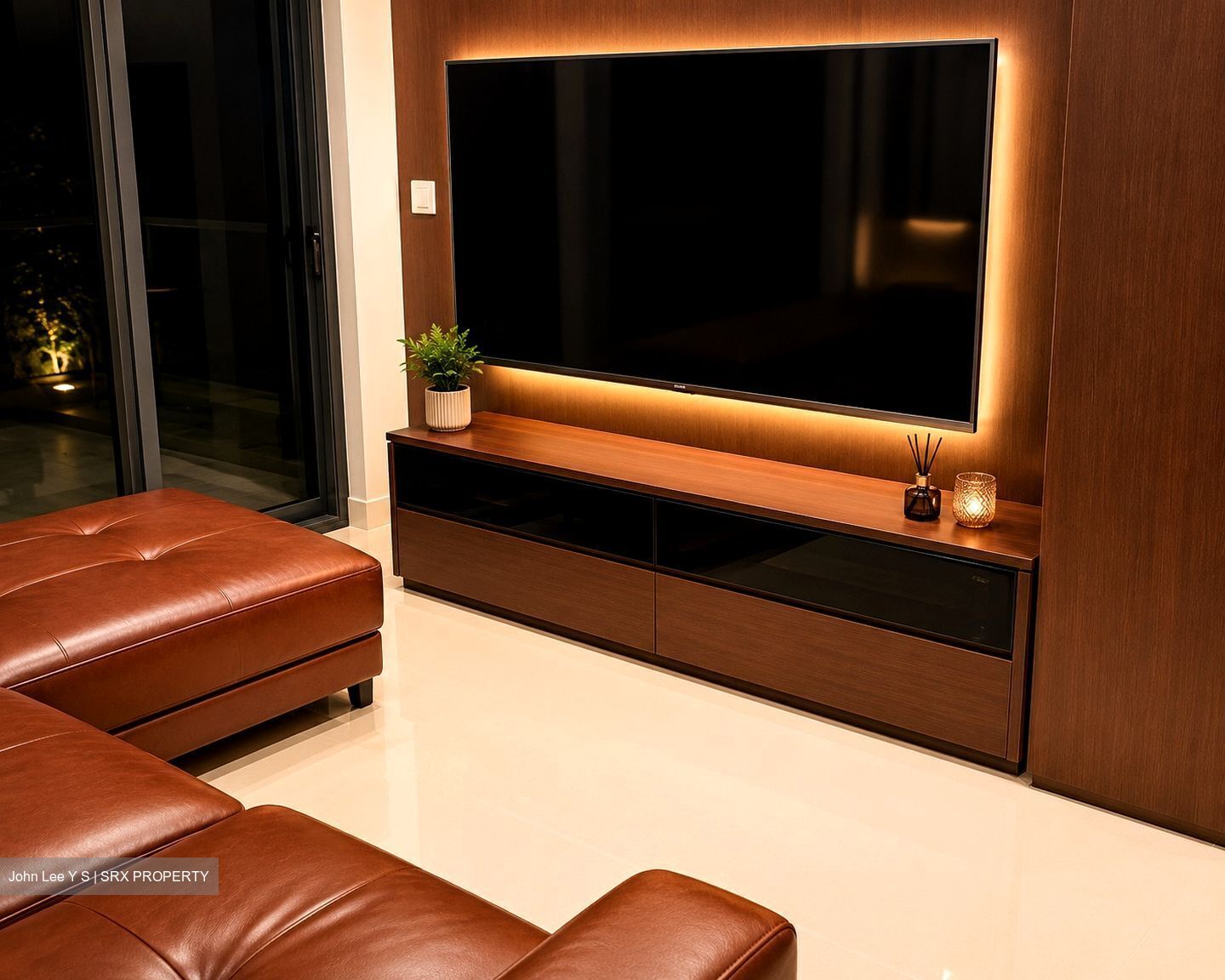 The Centren (D14), Apartment #560463801